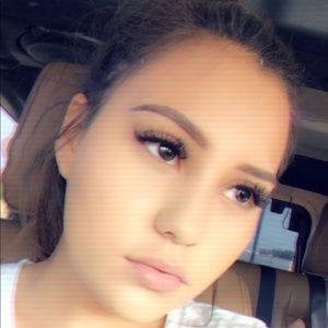 Meet your Posher, Amparo